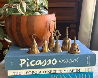 Set aus 6 Vintage Messing Glocken, verschiedene Größen
