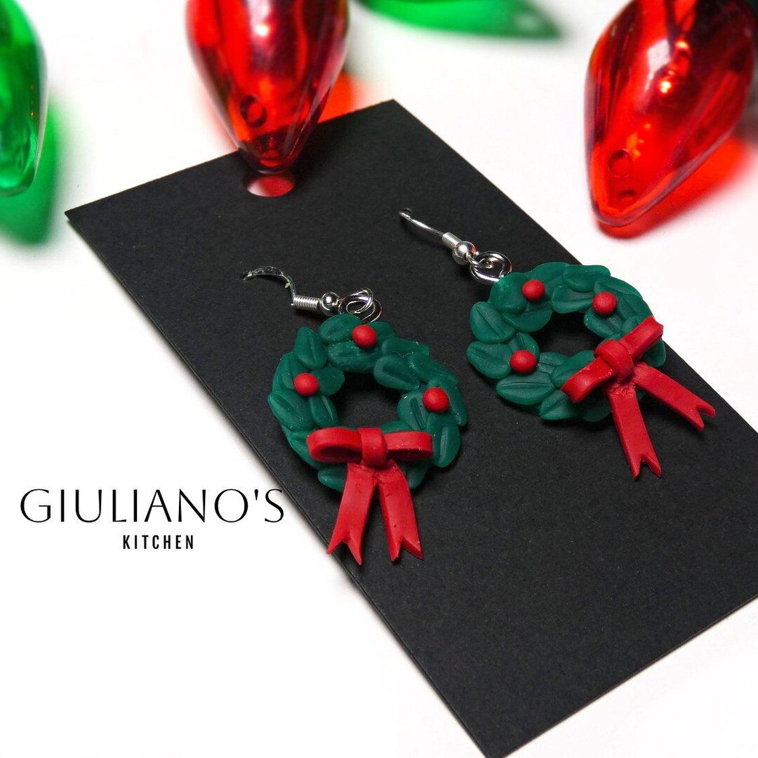 Christmas Holiday Wreath Earrings - GIULIANOS KITCHEN