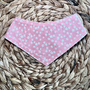Dog Bandana / Tie On Bandana with Spring flowers / Floral Pet Bandana / Reversible Dog Scarf / 10% Helps Rescue Pups / Extra Small / Small