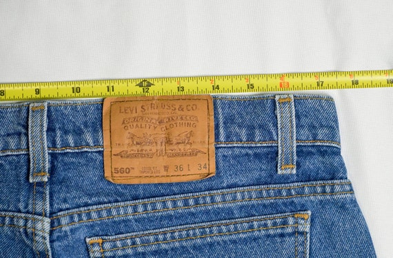 90s Levis 560 Vintage Jeans Made In USA | W35 | M… - image 7