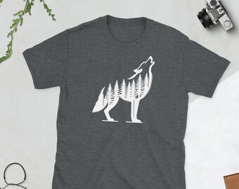 ウルフTシャツ、ハウリングウルフ、レトロなウルフ、ウルフ好きへのギフト、キャンプ好きへのシャツ、バンライフギフト、ウルフTシャツ、オオカミ