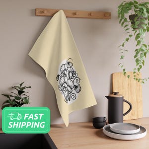April Birth Flower Tea Towel / Sweet Peas Tea Towel / Kitchen Towel