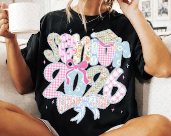 Coquette Lace afstuderen senior 2026 png, preppy klas van 2026 sublimatieontwerp, afgestudeerd 2026 png, middelbare school shirtontwerp png