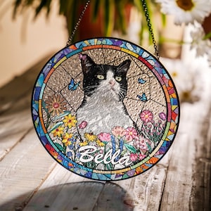 Custom Cat Portrait Stained Glass Suncatcher – Personalized Pet Memorial, Thoughtful Sympathy Gift for Cat Lovers