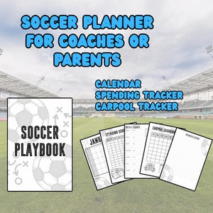 Puede incluir: Un libro de jugadas de fútbol y un planificador con el texto "SOCCER PLANNER FOR COACHES OR PARENTS". El planificador incluye un calendario, un rastreador de gastos y un rastreador de coche compartido. La portada del libro de jugadas presenta balones de fútbol y diagramas de juego.