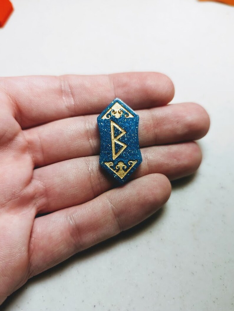 Traingular Rune 25 Piece Elder Futhark Rune Set (royal Guard) W/ Bag - Etsy