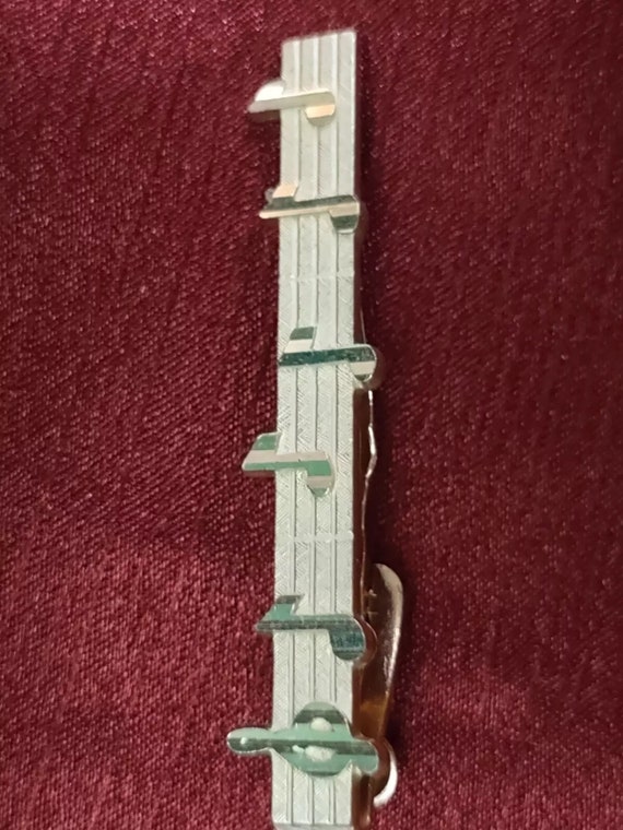 Épingle De Cravate Ancienne En Métal Argenté - Pour Revers De Veste - Occasion Vintage