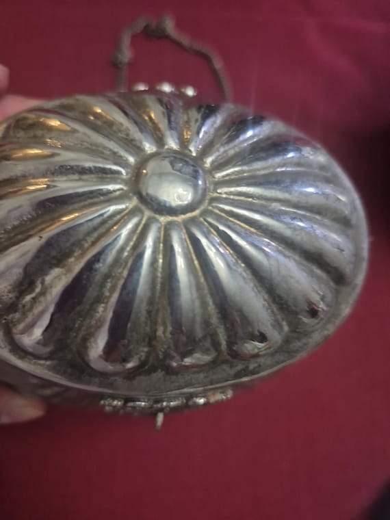 Antique Tinned Metal Clamshell Chain Strap Purse View 4