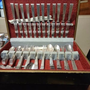 Carl Eickhorn Solingen Silver Plate Flatware Set Vintage Case 12 Place Settings