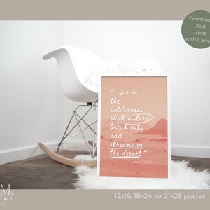 Könnte beinhalten: Ein druckbarer Poster mit einem pfirsichfarbenen Hintergrund und weißem Text. Der Text lautet "...denn in der Wüste werden Wasser hervorbrechen, und Bäche werden in der Wüste fließen."  Jesaja 35:5B. Das Poster ist in den Größen 30x40 cm, 45x60 cm oder 53x71 cm erhältlich.