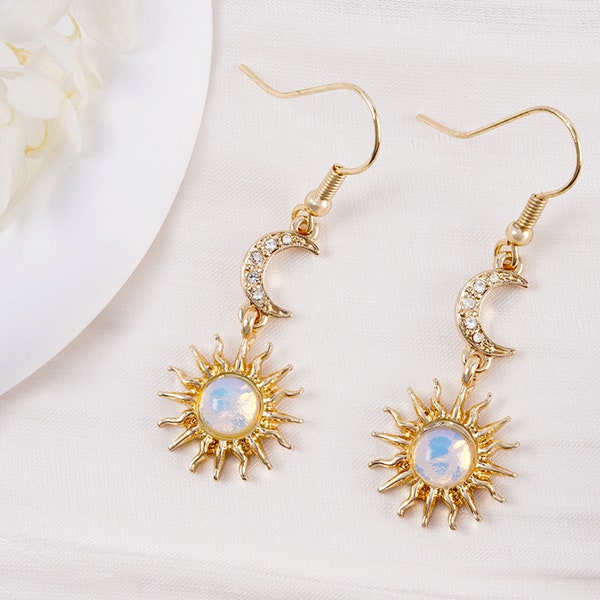 Bohemian Vintage Sun Moon Long Dangle Earrings – Gold Geometric Art Jewelry