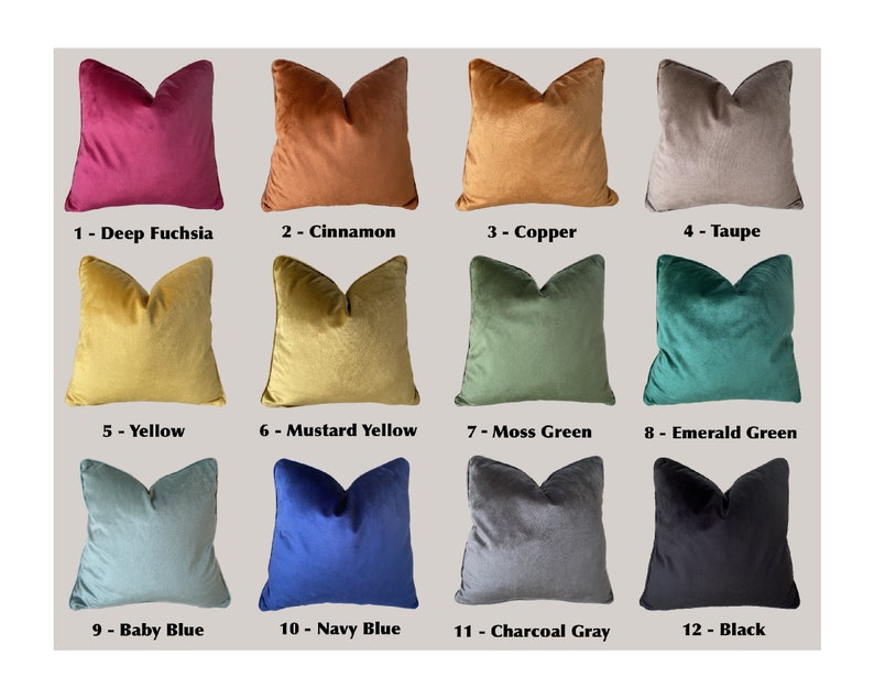 Puede incluir: Doce fundas de coj&iacute;n de terciopelo en varios colores, incluyendo fucsia intenso, canela, cobre, topo, amarillo, amarillo mostaza, verde musgo, verde esmeralda, azul beb&eacute;, azul marino, gris antracita y negro. Cada funda de coj&iacute;n est&aacute; etiquetada con un n&uacute;mero y un nombre de color.