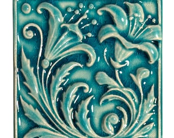 ReliefFliese, 3D Fliese, Lilie, Jugendstil, türkis, Grüntöne, Kacheln, Mosaik, Bad, Küche, Garten, Fliesenmuster