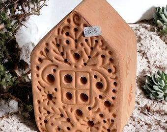 Bienensteinhaus mit Nistgängen, Wildbienennisthilfe, Naturschutzkeramik, aus Ton gebrannt