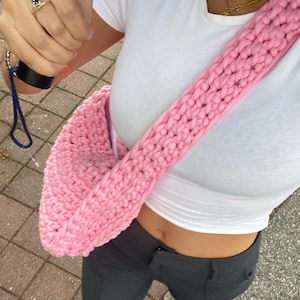 Deutsch HÄKELANLEITUNG Trendige Crossbody Tasche - Häkeltasche anleitung für Anfänger