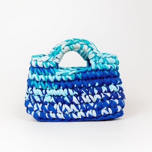 Patrón de bolso de crochet + videotutorial, tutorial de bolso de crochet para principiantes, patrón de bolso de crochet fácil, patrón de mini bolso shopper de crochet