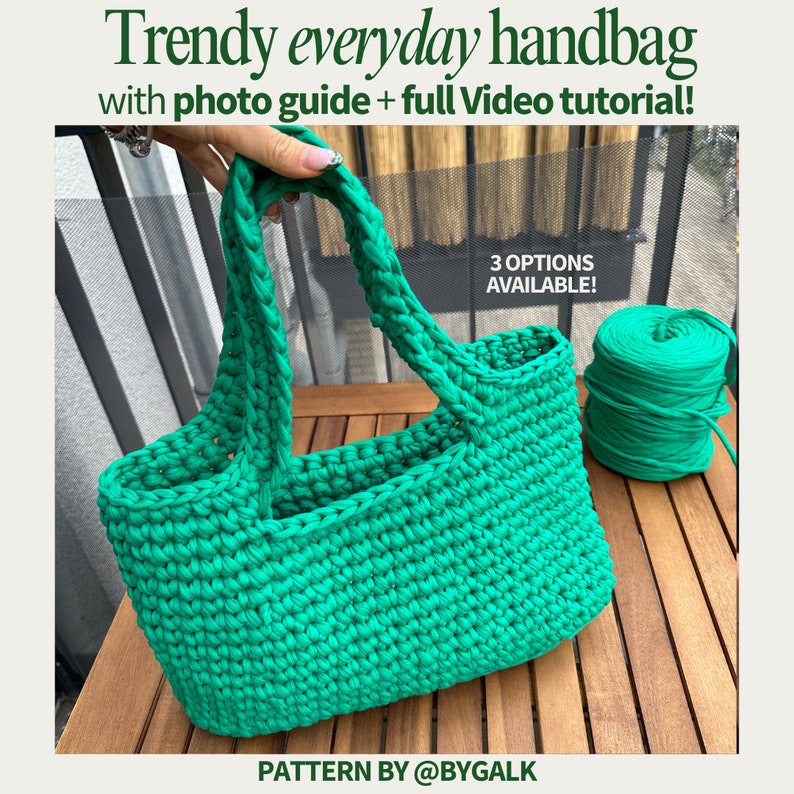 Create your own beginner-friendly crochet bag. This trendy chunky crochet totebag is stylish and spacious, featuring long straps for easy carrying. Made from durable t-shirt yarn, it's perfect for shopping or a school or work bag!