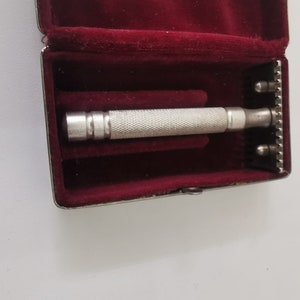 Razor made in England