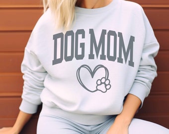 DOG MOM Sweatshirt Faded Vintage Aesthetic Style Dog Lover Sweatshirt Trendy Dog Mom Crewneck Varsity Style Sweatshirt Dog Gift for Women