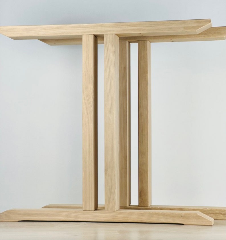 Pieds de table en chêne en forme de T image 2