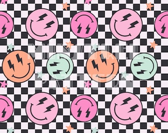 Könnte beinhalten: Ein nahtloses Muster mit einem schwarz-weiß karierten Hintergrund mit bunten Smiley-Gesichtern mit Blitzen. Die Smiley-Gesichter sind in Pink, Orange und Grün. Es gibt auch kleine weiße Sterne, die über das gesamte Muster verteilt sind.