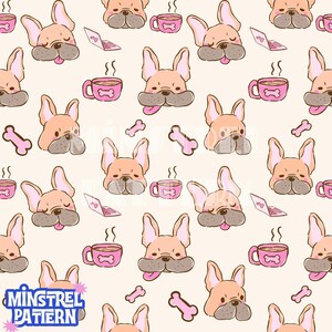 Könnte beinhalten: Ein sich wiederholendes Muster mit Cartoon-Gesichtern von französischen Bulldoggen, rosa Kaffeetassen mit Knochenmotiven, rosa Laptops und rosa Hundeknochen auf cremefarbenem Hintergrund. Das Design hat eine verspielte und skurrile Ästhetik.