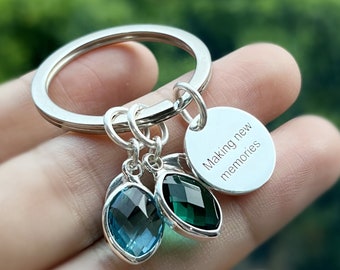 Llavero con inicial de piedra de nacimiento personalizada, llavero con letra y hoja personalizada, llavero con piedra de nacimiento para mujer, llavero de oro, plata y oro rosa.