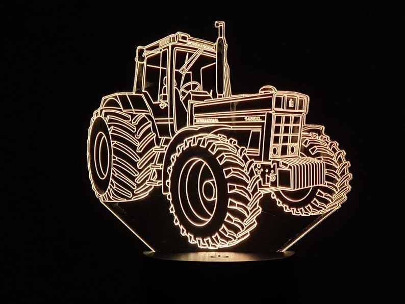 3D-Lampe IH 1455XL Traktormuster 7 Farben Bild 4
