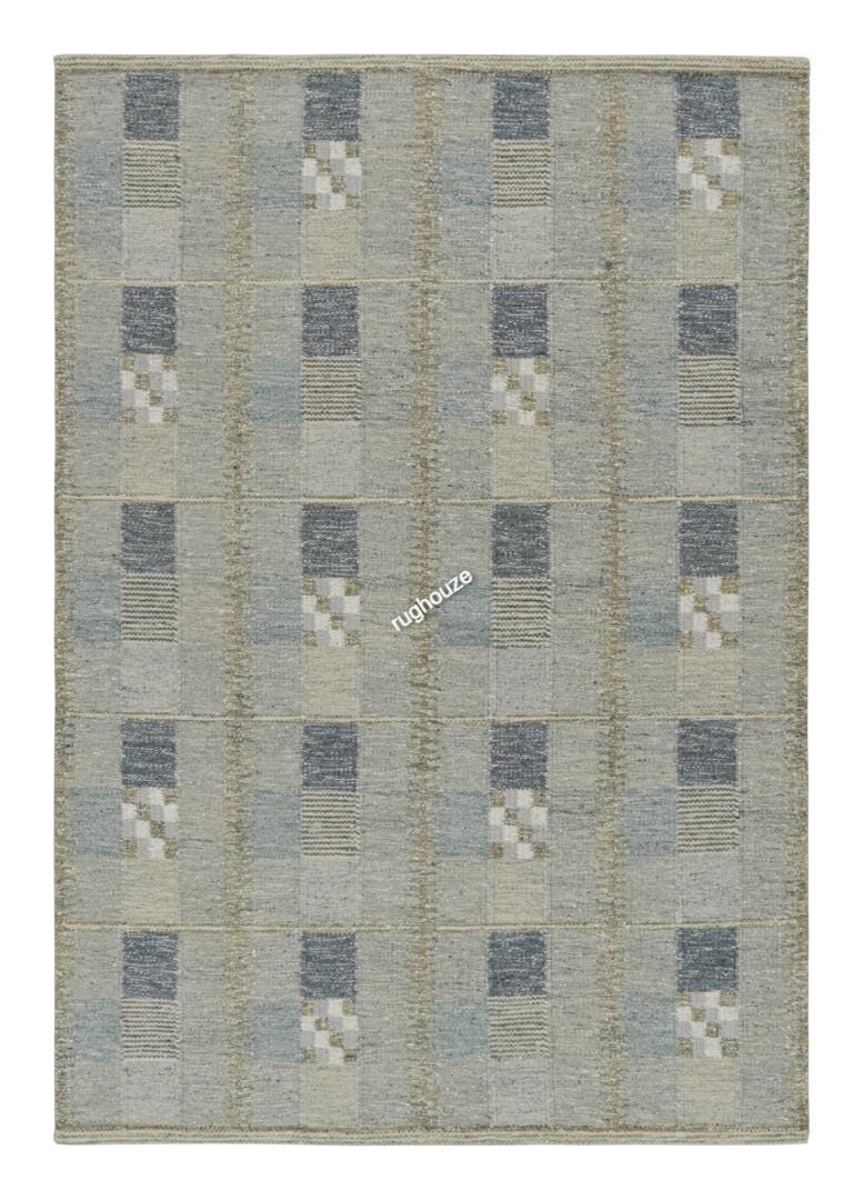 Hand Woven Wool Kilim Rug: Green Scandinavian Boho Design