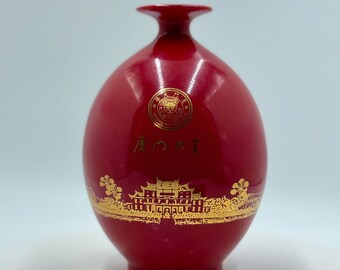 Modern Chinese Ceramic Red Apple Vase with secured case for Home Living Room Decor