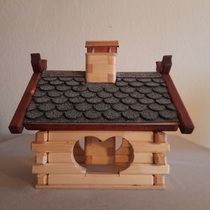 Vogelfutterhaus Bild 2