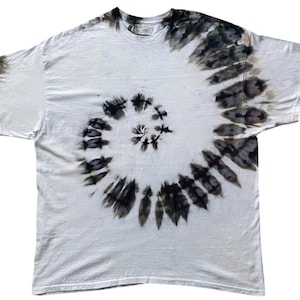 限定版ブラックタイダイアイススパイラルTシャツ、大人用、ユニセックス、2XLサイズ、英国製、一点物、即日発送可能、英国国内送料無料