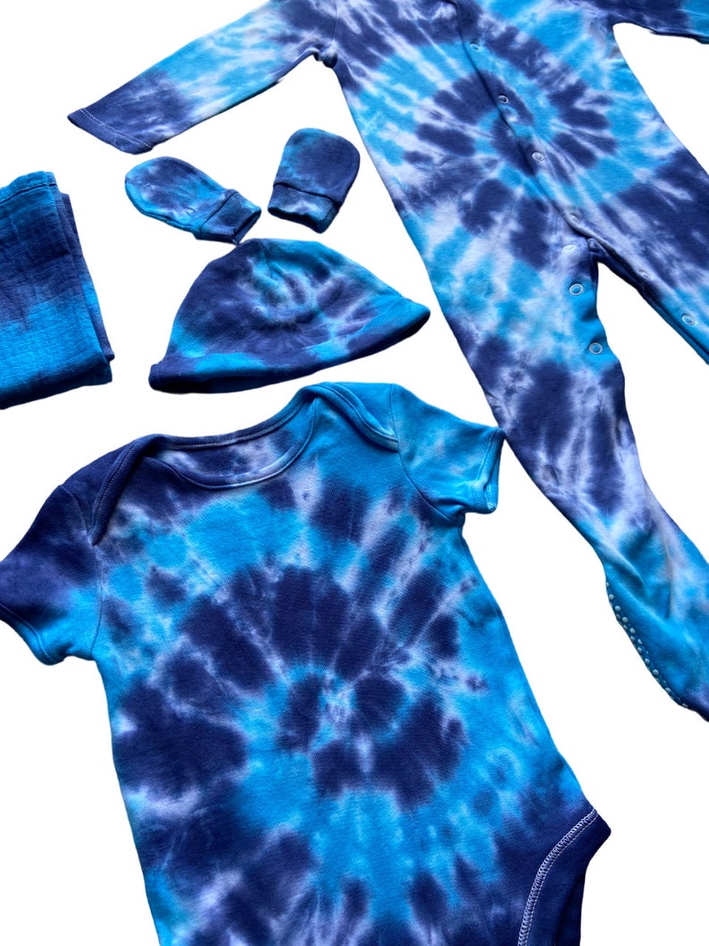 Blue Tie Dye Baby Bundlevest/sleepsuit/muslin/mitts/hat, 03 Months, 3