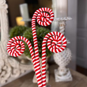 Peppermint Chenille Curly Spray, Red/White 27”, Christmas Sprays, Christmas Tree Decorations, Wreath Attachments, Red and White Spray
