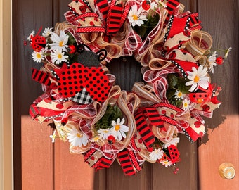 Ladybug Daisy 26” Wreath