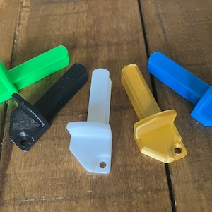 Straight-in Chamber flag:  New design for simple 1-handed use!