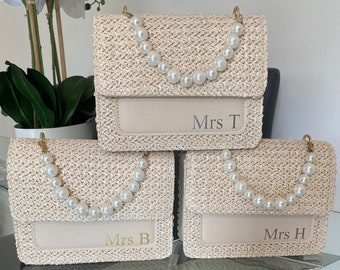 Personalised bridal Pearl handbag, woven bag, bridal shower gift, bride hen bag, bride wedding bag, bride to be hen party, Pearl clutch bag