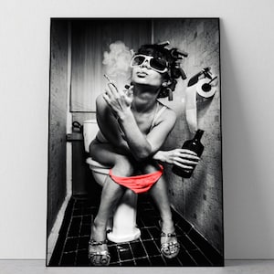Póster vintage, Impresión en lienzo, Mujer fumadora en el inodoro, Mujer bebiendo, Arte de pared retro, Póster de mujeres fumadoras, Decoración del inodoro