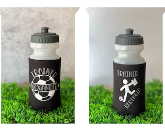 Ideales Trainergeschenk zum Abschied / Saisonabschluss personalisierte Geschenk auslaufsicherer Wasserflasche mit Halter und Karabiner