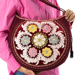 Burgund Rot Vintage 80er Jahre Suzani Bestickte Samarkand Seide Handtasche mit Blumenmuster - Einzigartige Handgemachte Boho Usbekische Schulter Tragetasche Mode Tasche