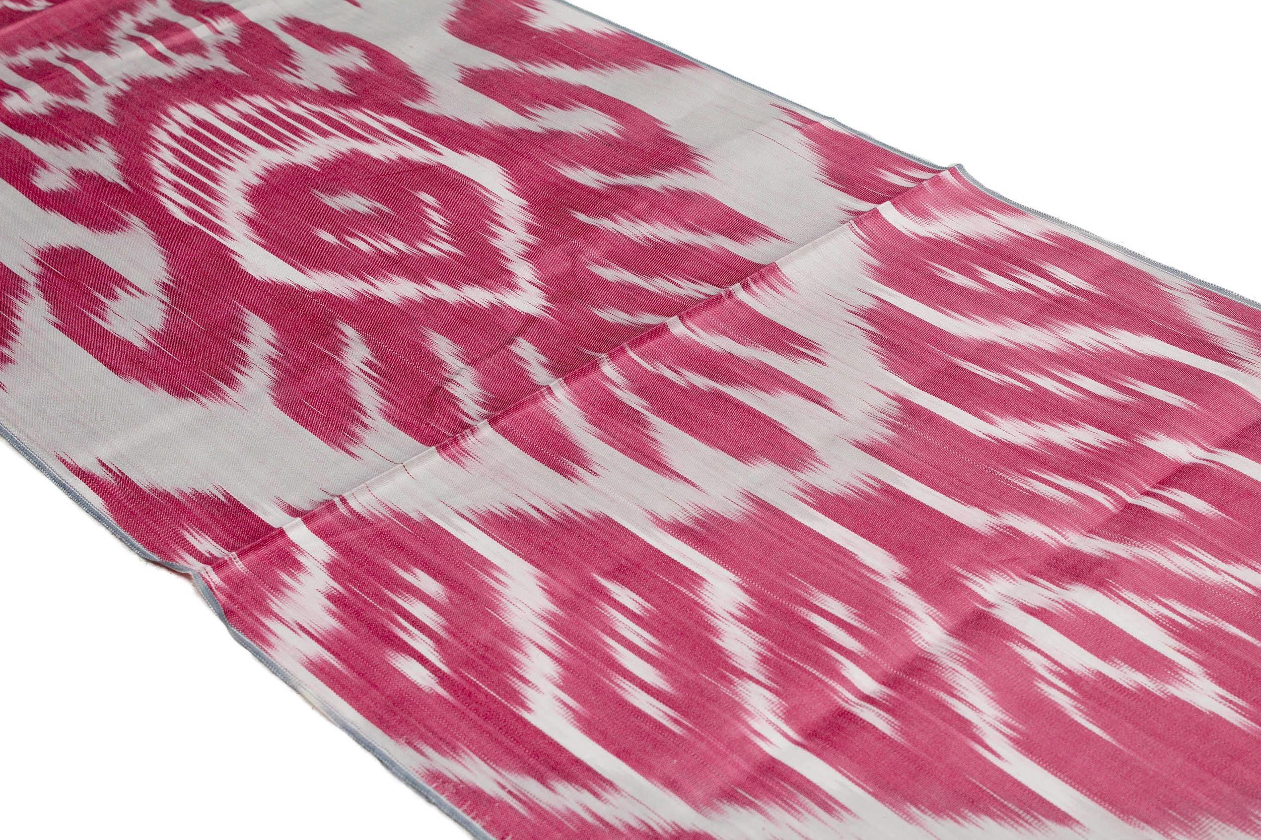 オールハンドメイドU.S.A製ikat printフリースタイルスツール オールハンドメイドU.S.A製ikat printフリースタイルスツール 【公式通販】