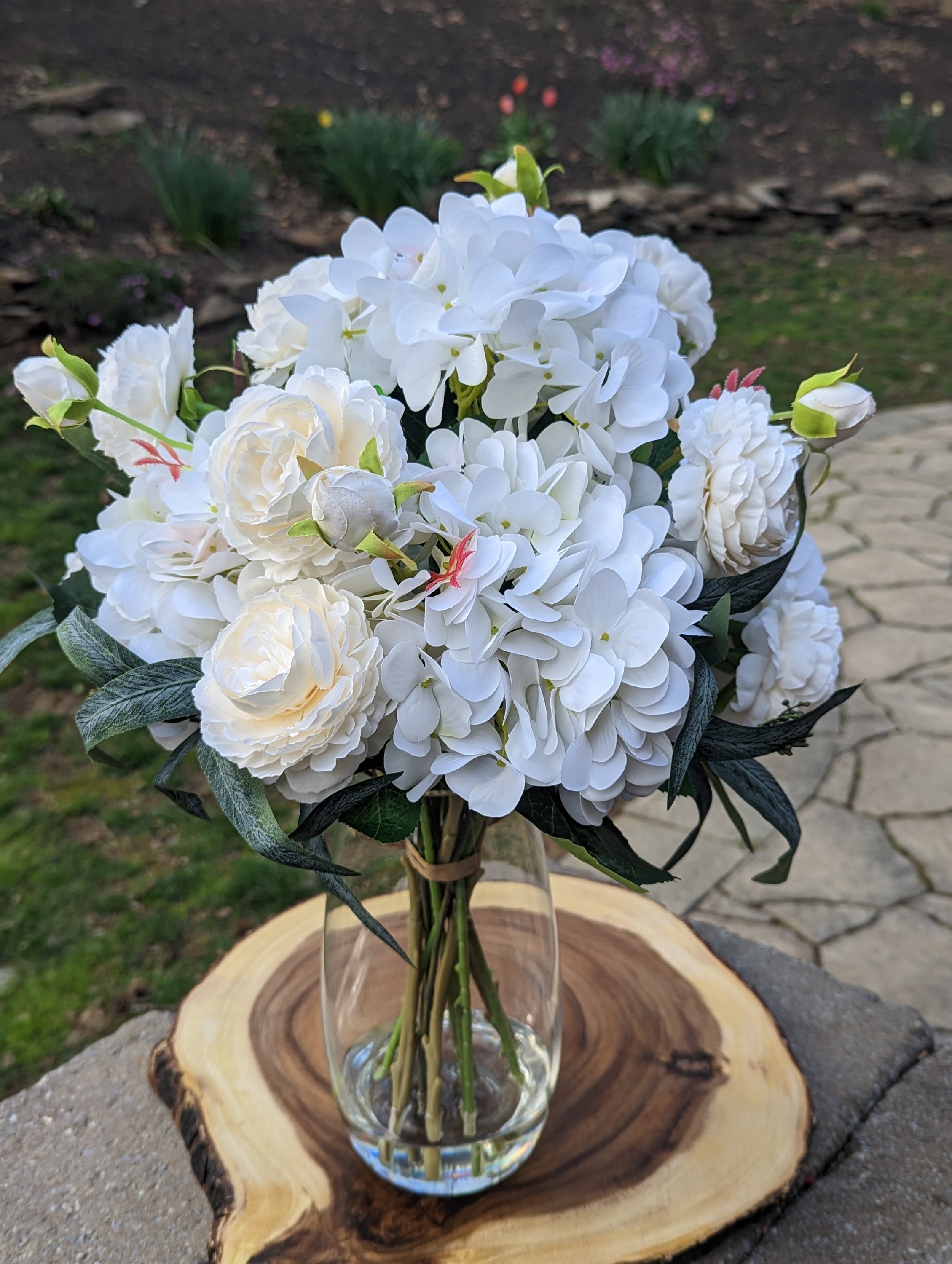 White Hydrangea Silk Arrangement in Glass Vase 18, Hydrangea Peonies