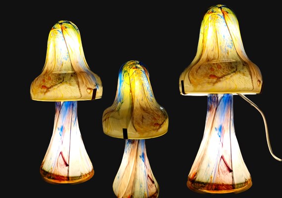 Lampes en verre soufflé et créée par le maître verrier Laurent Lesiourd