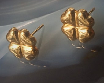 Aretes de trébol de oro de 18 quilates: diseño vintage de cuatro hojas