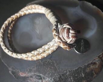 【関税・送料込み】BOTTEGA VENETA BRACELET Bottega Veneta® Women's Shape Chain Bracelet in Yellow gold