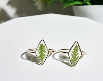 Real Green Fern Leaf Ring, Dried Pressed Leaf Ring, Natural Plant Resin Ring, Wedding Bridesmaid Personality Ring, Graduation Birthday Gift