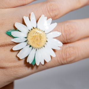 Pink Cherry Blossom Ring, Dried Real Daisy Flower Ring, Pressed Flower Resin Ring, Best Gift For Nature Lover, Wedding Ring, Bridesmaid Ring
