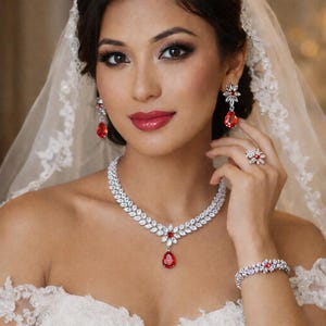 Conjunto de joyería nupcial india con circonita cúbica, diamante, rubí rosa, collar, pendientes, anillo y pulsera chapados en plata.