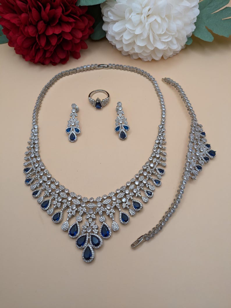 Sanwuta 4-Piece Silver Rhinestone Evening Clutch Set - Necklace, Earrings, Bracelet & Sequin Purse