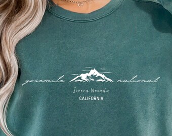 Yosemite National Park Sweatshirt, Comfort Colors Vintage Style Sweatshirt, Vintage Yosemite Crewneck, Hiking Sweatshirt, Minimalist Shirt